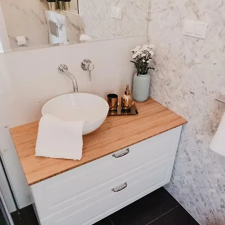 Przy Parku Wilsona Apartment *
